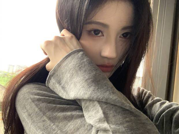 鞠婧祎晒日常随拍清纯温婉 回眸浅笑少女感满满 -12 鞠婧祎晒日常随拍清纯温婉 回眸浅笑少女感满满 -12