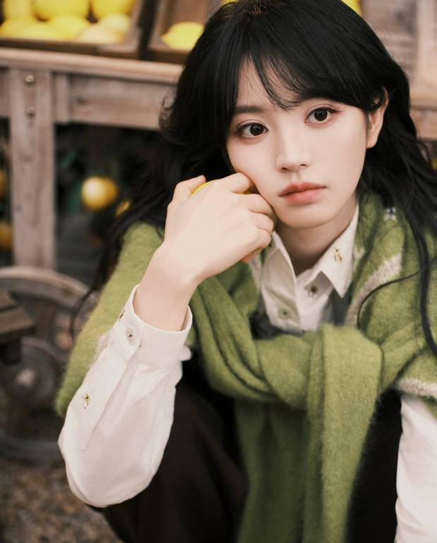 田曦薇28岁生日写真 棕色背带裤戴草帽灵动俏皮 -4 田曦薇28岁生日写真 棕色背带裤戴草帽灵动俏皮 -4