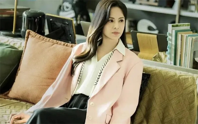 刘晓庆、倪虹洁、李若彤加盟微短剧，行业竞争加剧？