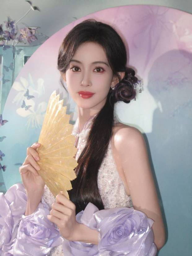 孟子义穿新中式旗袍温婉端庄 侧编发柔媚别致 -1