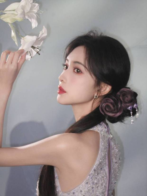 孟子义穿新中式旗袍温婉端庄 侧编发柔媚别致 -5