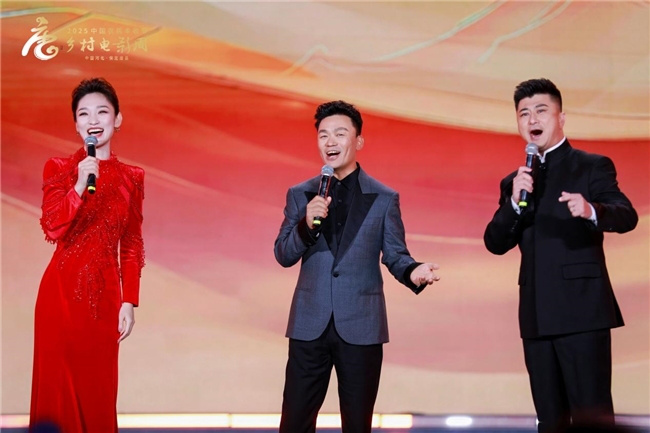 光影织就丰收梦！“2025中国农民丰收节·乡村电影周”走进河北唐县 -9