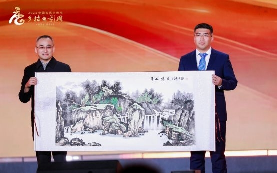 光影织就丰收梦！“2025中国农民丰收节·乡村电影周”走进河北唐县 -10