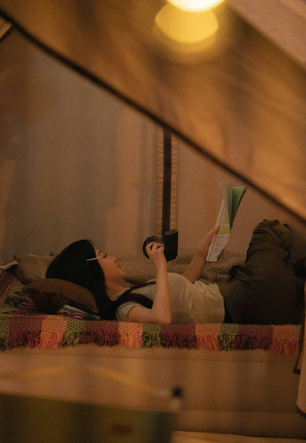 景甜晒露营美照吃西瓜比心 少女感十足 -6 景甜晒露营美照吃西瓜比心 少女感十足 -6