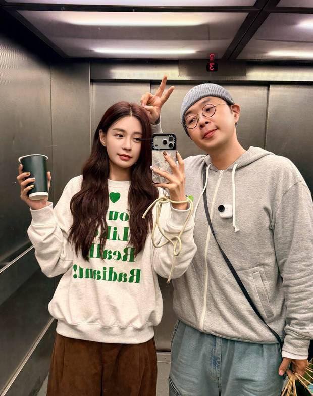 沈梦辰卡点为杜海涛庆生 两人合照比心超有爱 -9