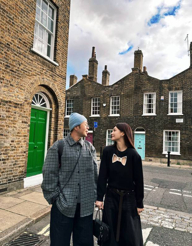 沈梦辰卡点为杜海涛庆生 两人合照比心超有爱 -8