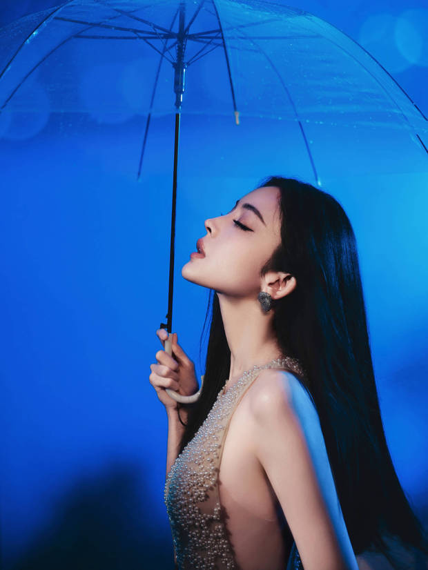 娜扎金色修身长裙造型，时尚华丽又耀眼 -5