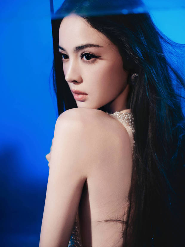 娜扎金色修身长裙造型，时尚华丽又耀眼 -2