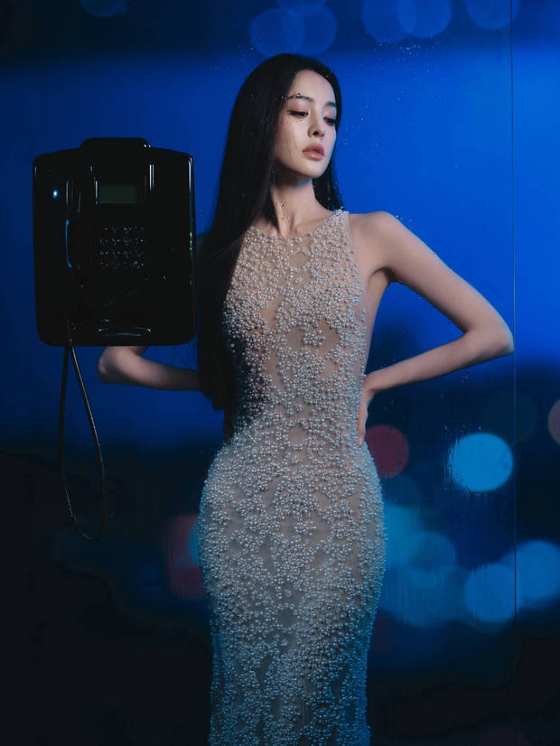 娜扎金色修身长裙造型，时尚华丽又耀眼 -6