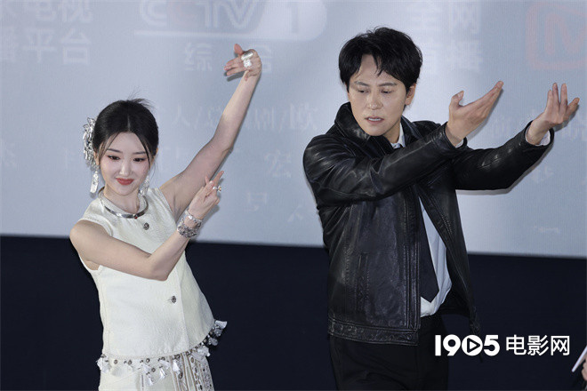 《乌蒙深处》举办看片会 毛晓彤苗族风造型亮相 -2