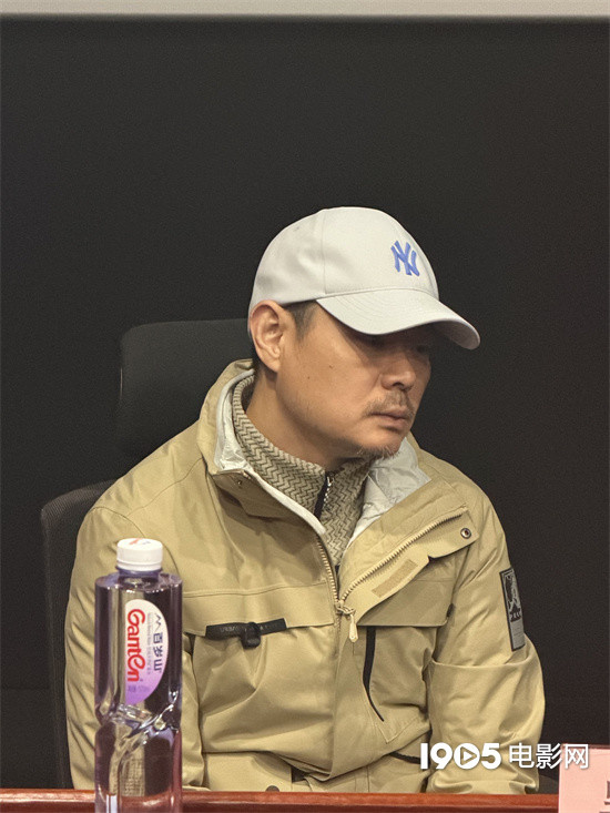 《不该停止的追问》看片 导演盛赞李梦柴蔚姐妹情 -1