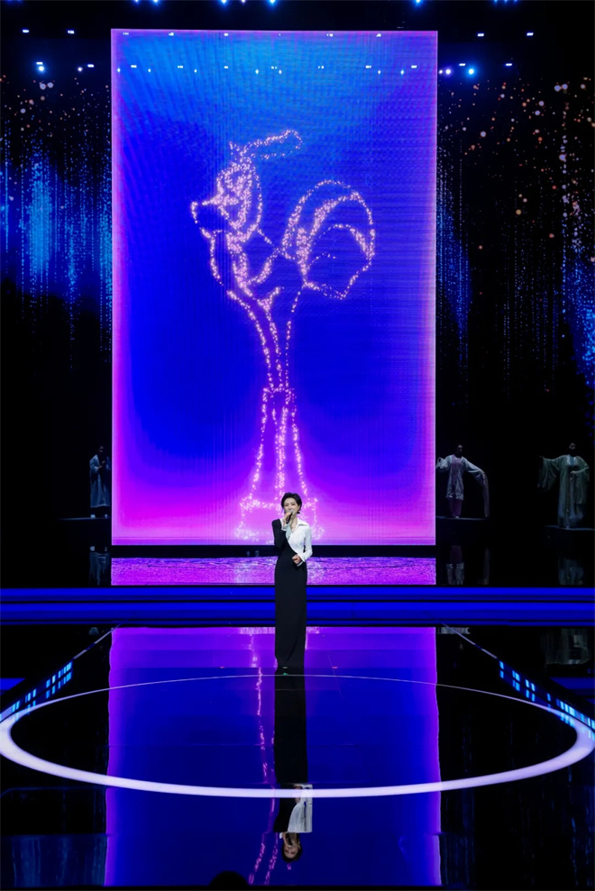 金鸡启鸣 鹭岛生辉:2025年中国金鸡百花电影节开幕 -5 金鸡启鸣 鹭岛生辉:2025年中国金鸡百花电影节开幕 -5