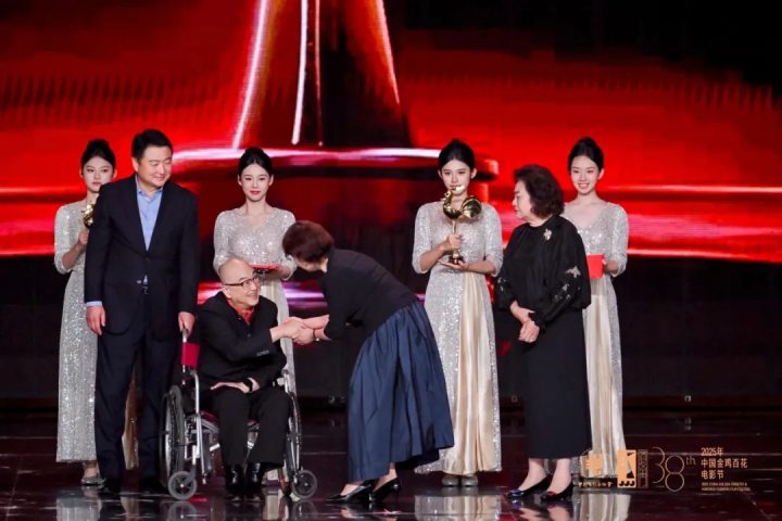 《好东西》获金鸡奖最佳故事片 易烊千玺宋佳分获最佳男女主角 -11 《好东西》获金鸡奖最佳故事片 易烊千玺宋佳分获最佳男女主角 -11