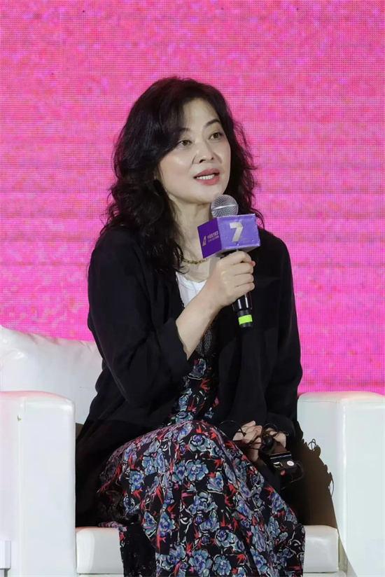 海南岛电影节开幕 陈宝国郭涛梅婷李乃文汇聚三亚 -5