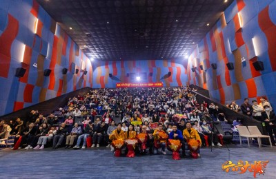 公路喜剧电影《六六大顺》今日上映 马年开年暖愈之作笑泪圈粉