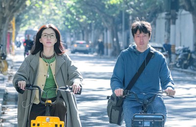 《拼桌》曝新特辑 王传君江疏影解锁新型社交关系